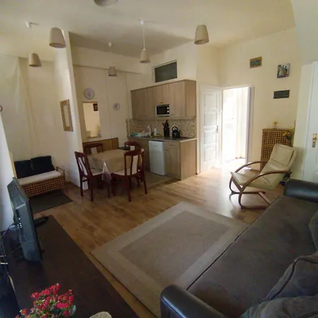 Céhmesterek Apartamento *