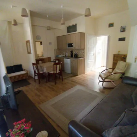 Cehmesterek Apartmán *