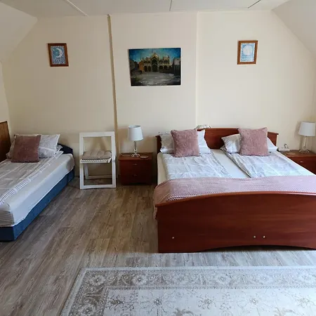 Cehmesterek Apartmán