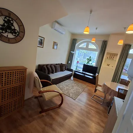 Céhmesterek Apartman *